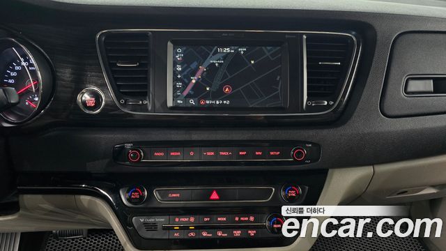 Kia Canival 2019 — photo 21