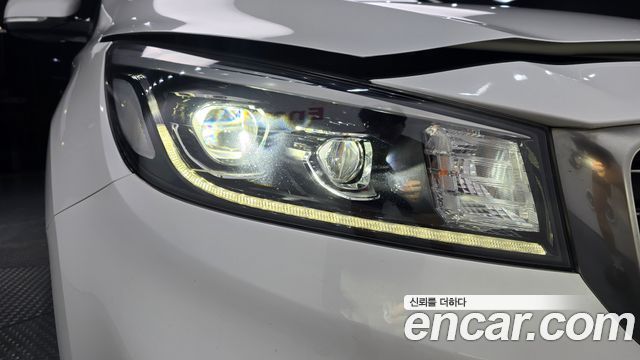 Kia Canival 2019 — photo 8