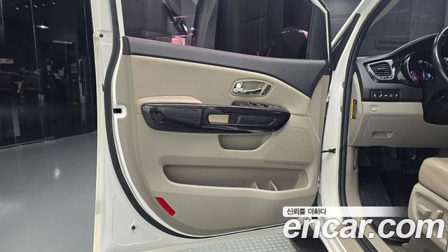 Kia Canival 2019 — photo 14