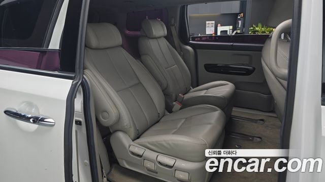 Kia Canival 2019 — photo 16