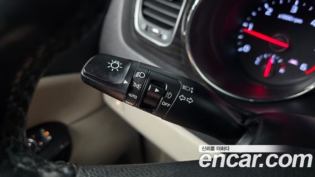 Kia Canival 2019 — photo 28