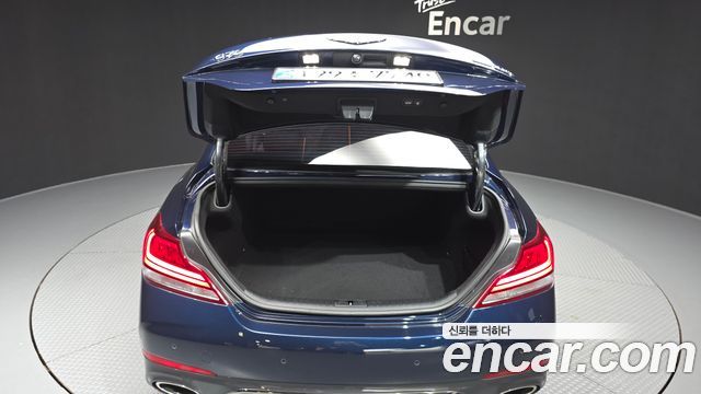 Genesis G70 2019 — photo 26