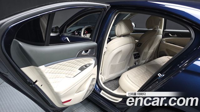 Genesis G70 2019 — photo 16