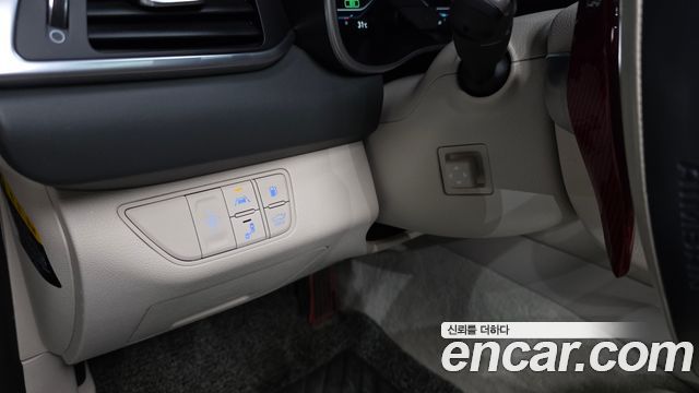 Genesis G70 2019 — photo 27