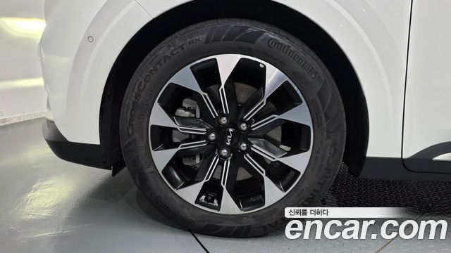Kia Canival 2023 — photo 5