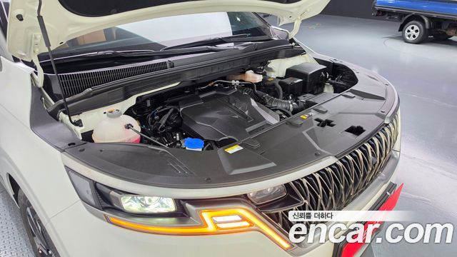 Kia Canival 2023 — photo 6