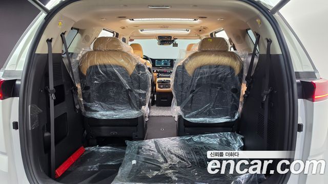 Kia Canival 2023 — photo 24