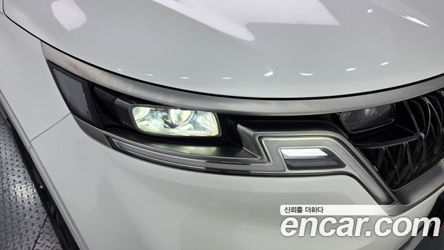 Kia Canival 2023 — photo 8