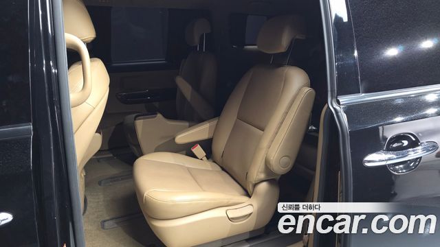 Kia Canival 2016 — photo 18