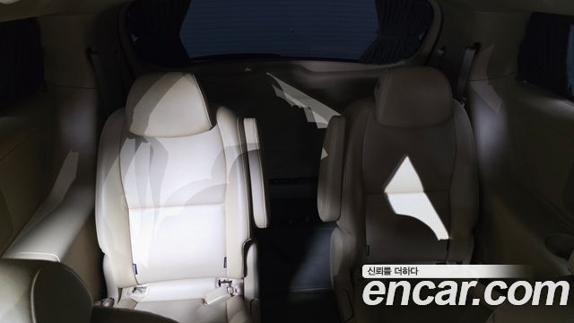 Kia Canival 2016 — photo 19