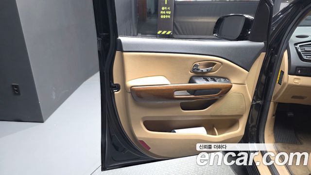 Kia Canival 2016 — photo 14