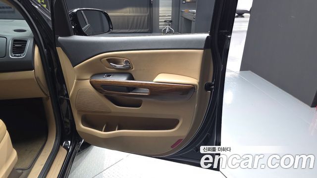 Kia Canival 2016 — photo 15