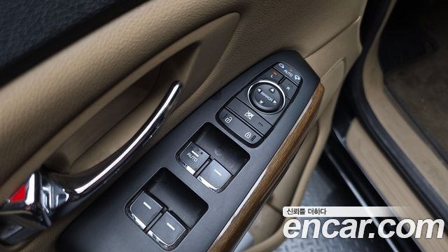 Kia Canival 2016 — photo 28