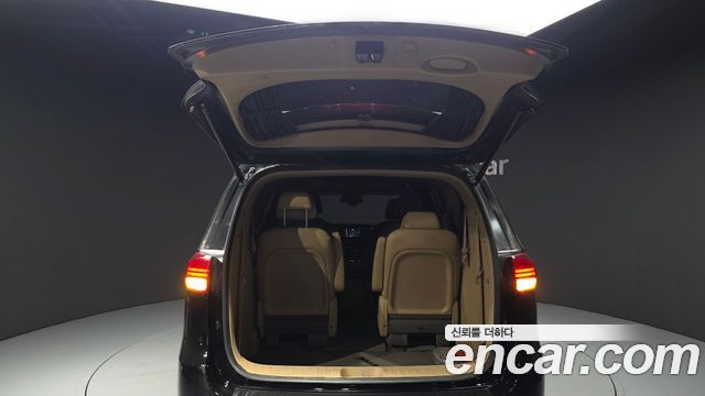 Kia Canival 2016 — photo 29
