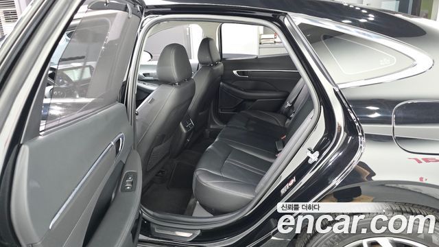 Hyundai Sonata 2022 — photo 17