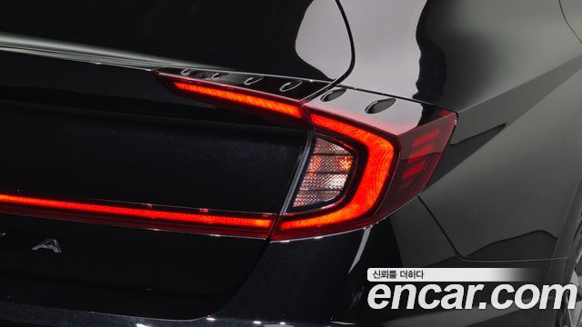 Hyundai Sonata 2022 — photo 9