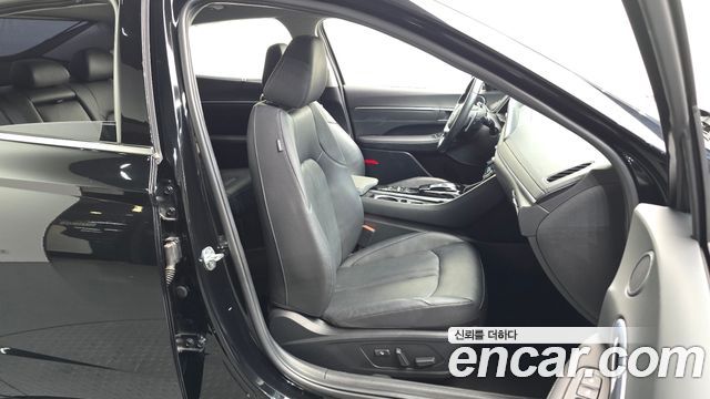 Hyundai Sonata 2022 — photo 16