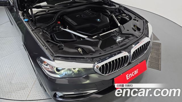 BMW 5-Series 2020 — photo 6