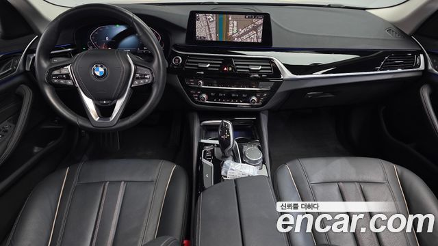 BMW 5-Series 2020 — photo 10