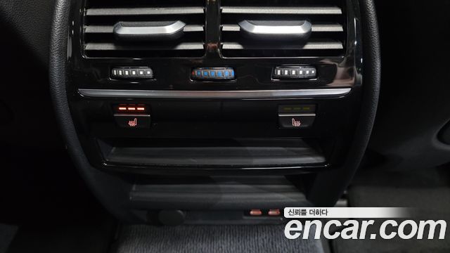 BMW 5-Series 2020 — photo 24