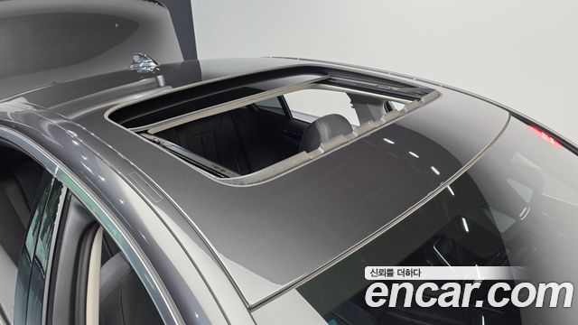 BMW 5-Series 2020 — photo 25
