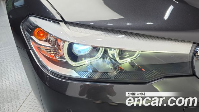 BMW 5-Series 2020 — photo 8