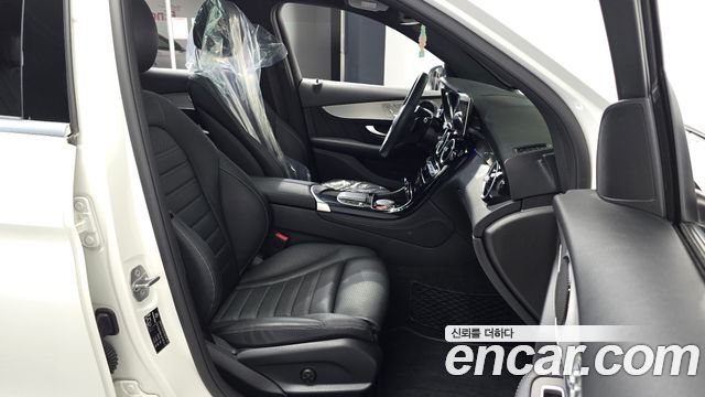 Mercedes-Benz GLC-Class 2020 — photo 16