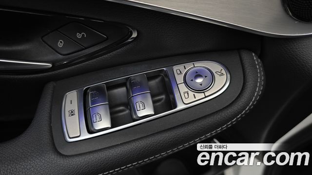Mercedes-Benz GLC-Class 2020 — photo 28