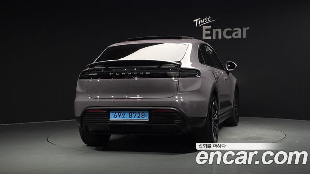 Porsche Macan 2025 — photo 4