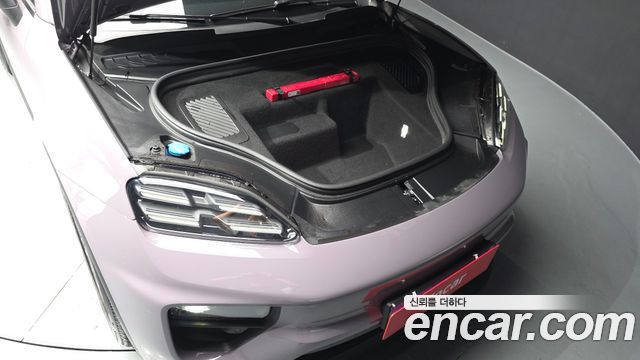 Porsche Macan 2025 — photo 6
