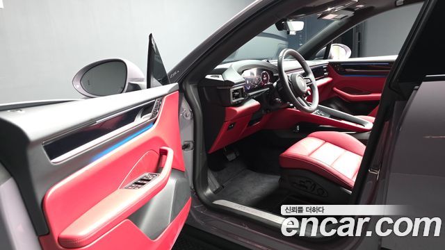 Porsche Macan 2025 — photo 10