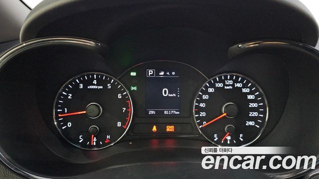 Kia K3 2016 — photo 11