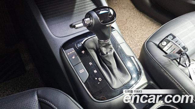 Kia K3 2016 — photo 12