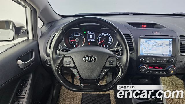 Kia K3 2016 — photo 18