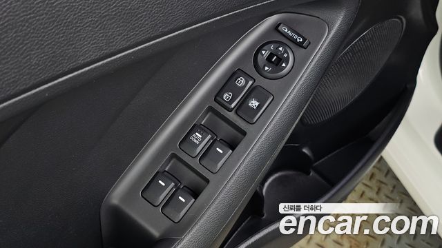 Kia K3 2016 — photo 21