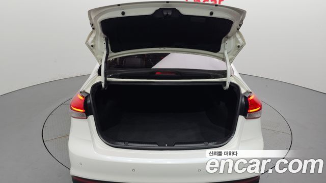 Kia K3 2016 — photo 26