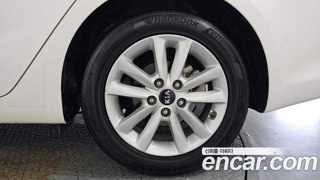Kia K3 2016 — photo 7