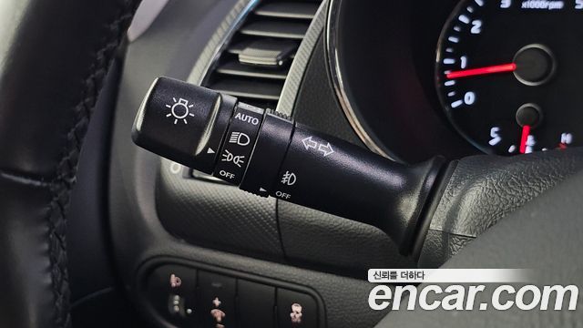 Kia K3 2016 — photo 28