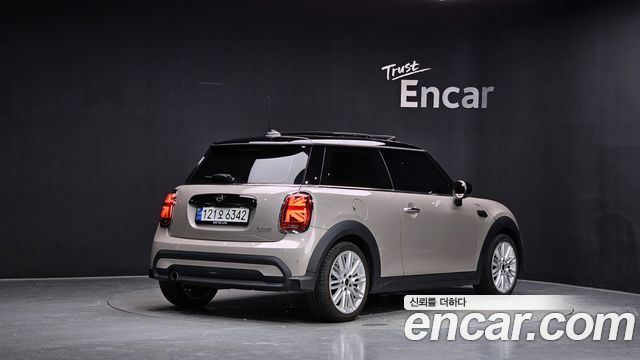 Mini Cooper 2023 — photo 2