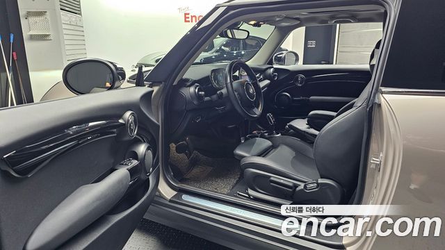 Mini Cooper 2023 — photo 13
