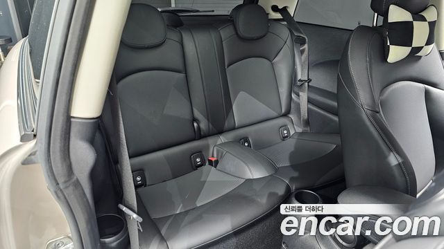 Mini Cooper 2023 — photo 17