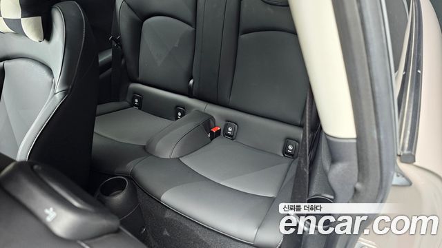 Mini Cooper 2023 — photo 18