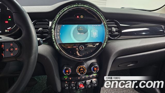 Mini Cooper 2023 — photo 20