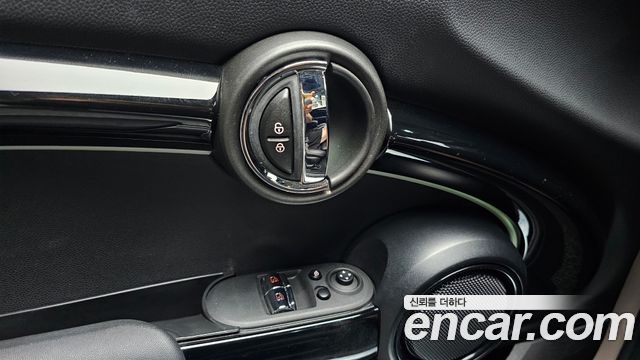 Mini Cooper 2023 — photo 23