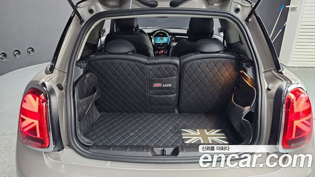 Mini Cooper 2023 — photo 26