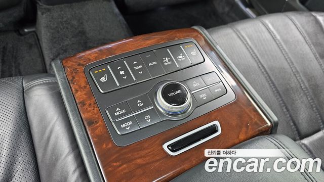 Hyundai Equus 2012 — photo 28