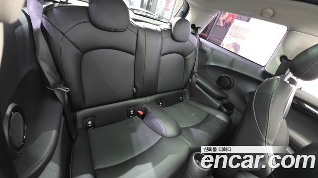 Mini Cooper 2019 — photo 11