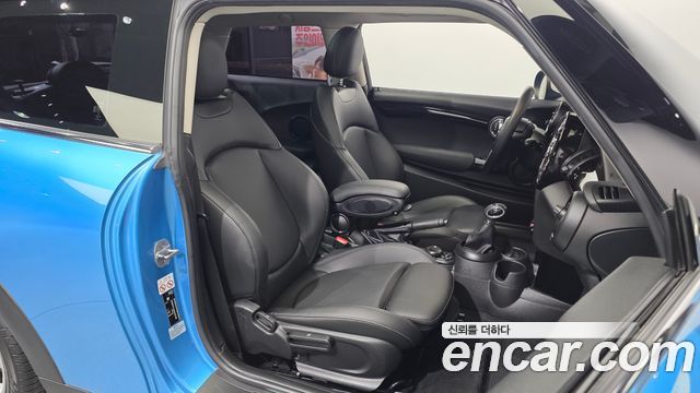 Mini Cooper 2019 — photo 12
