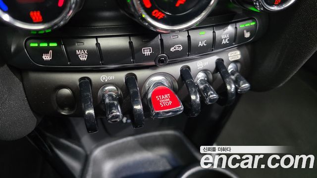 Mini Cooper 2019 — photo 18