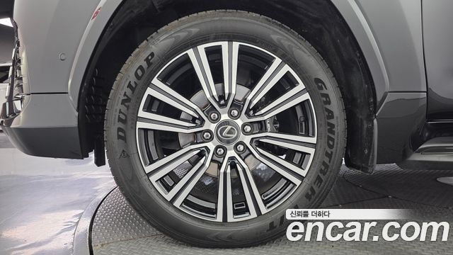 Lexus LX 2025 — photo 5